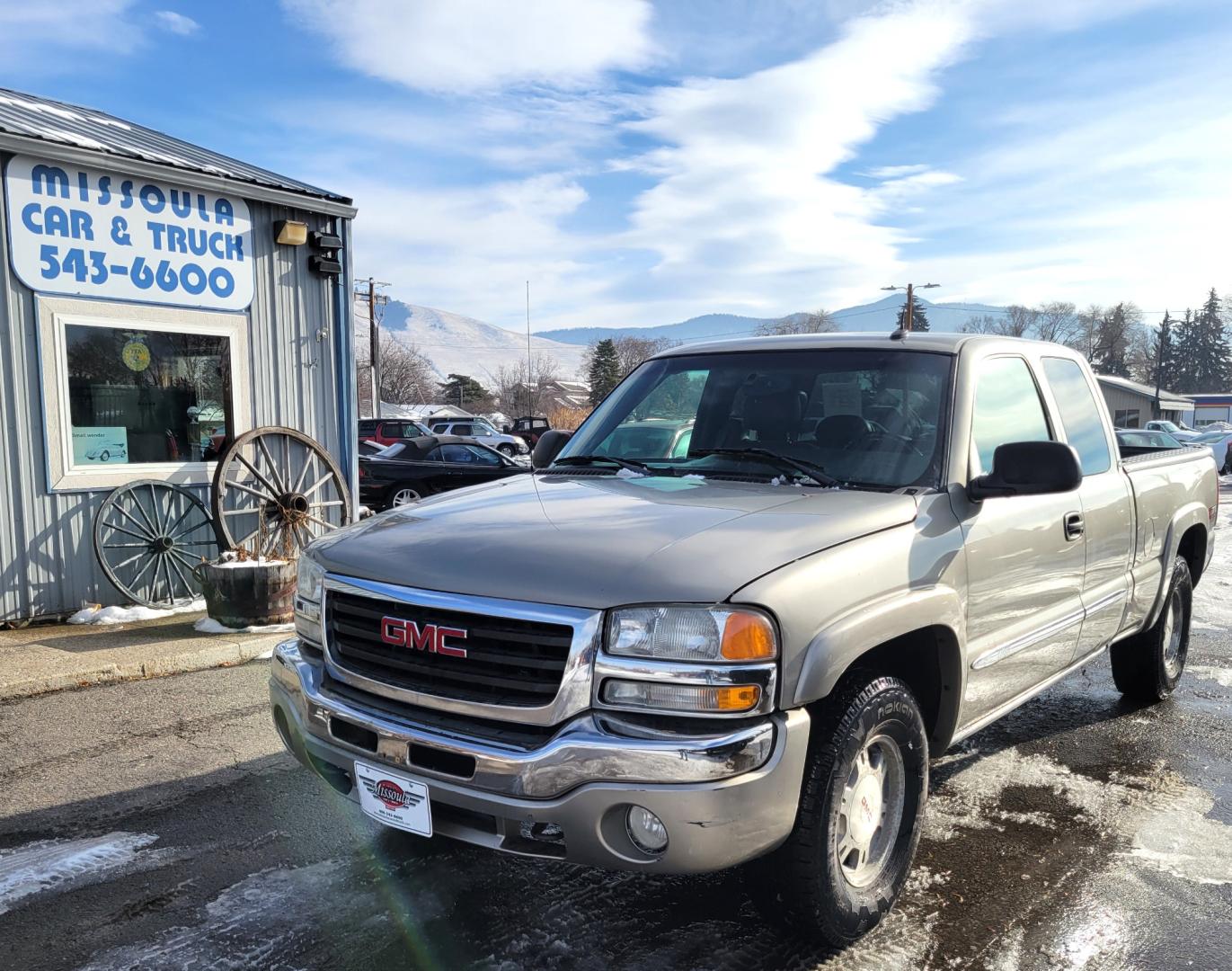 2003 Silver Birch /Tan GMC Sierra 1500 Z71 (1GTEK19T93E) with an 5.3L V8 engine, Automatic transmission, located at 450 N Russell, Missoula, MT, 59801, (406) 543-6600, 46.874496, -114.017433 - Photo#1